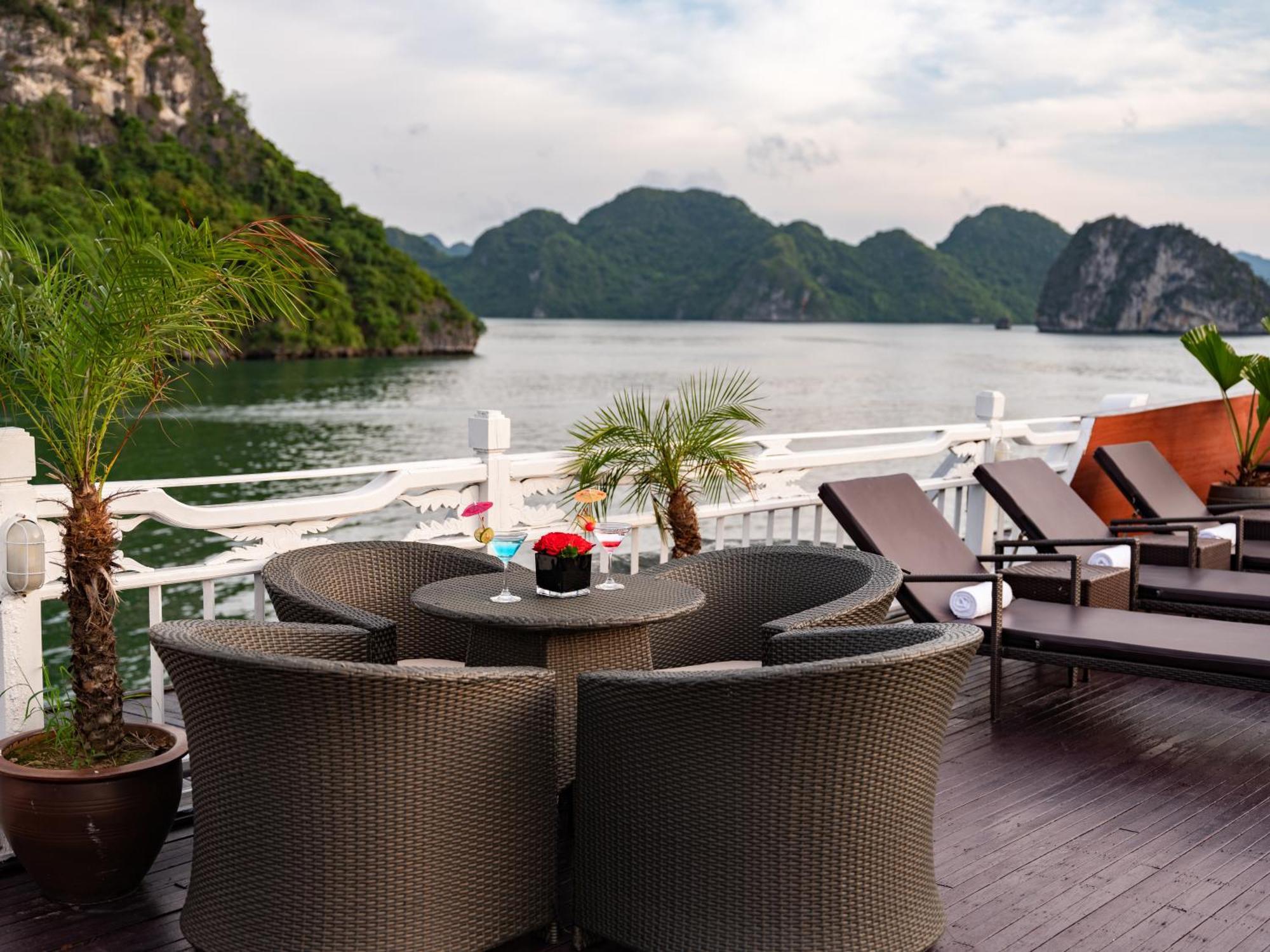 Hera Boutique Cruise Ha Long Bay Dış mekan fotoğraf