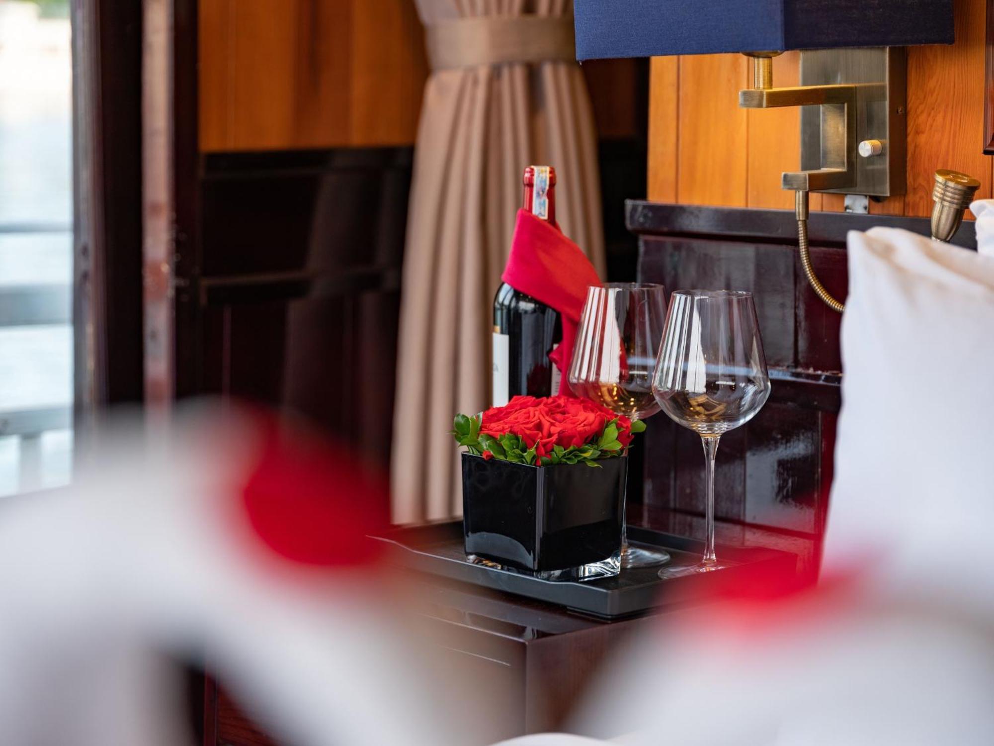 Hera Boutique Cruise Ha Long Bay Dış mekan fotoğraf